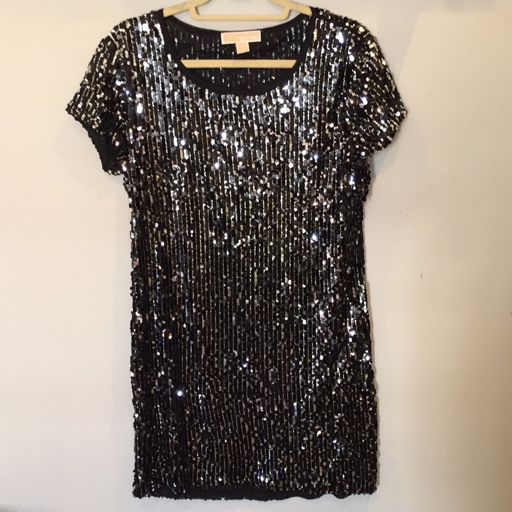 Black and silver sequins dress